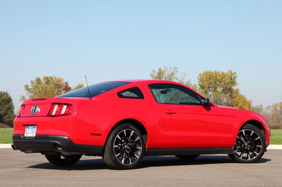  Ford Mustang V6 2012 года  (фото 70 из 133)